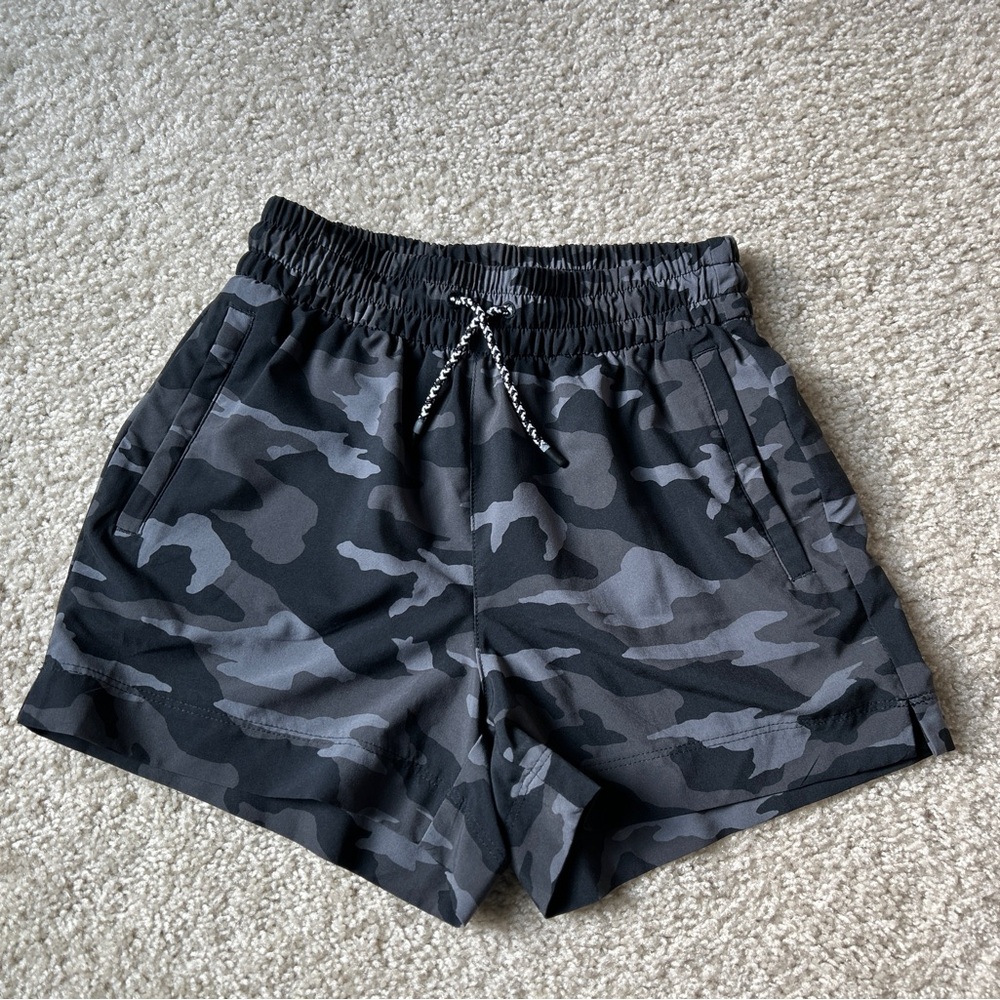 Athleta Girl All Play Camo Shorts Size 8/10 Medium